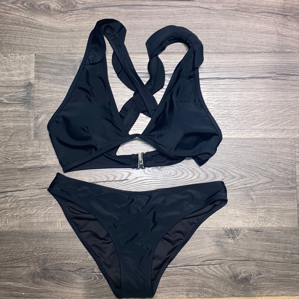 Cupshe black 2 piece swimsuit.  NWT size m